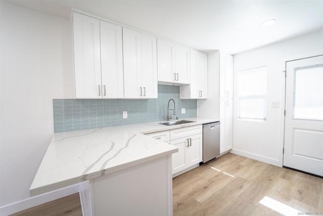 2073 79 Reed Ave, San Diego CA: https://media.crmls.org/mediaz/693f0ce4-a485-4aa3-a9af-4b3d7cda9664.jpg