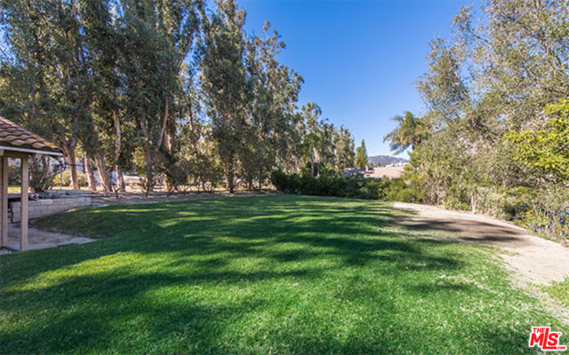 28028 SEA LANE Drive, Malibu CA: https://media.crmls.org/mediaz/693fd1d5-d828-4e4b-9462-54cbbe3fd665.jpg