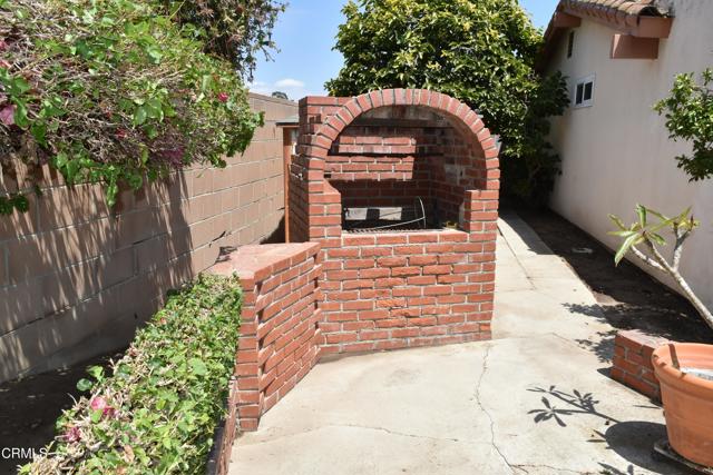 1101 Novato Drive, Oxnard CA: https://media.crmls.org/mediaz/69401ccf-4526-40be-a937-139138e87868.jpg