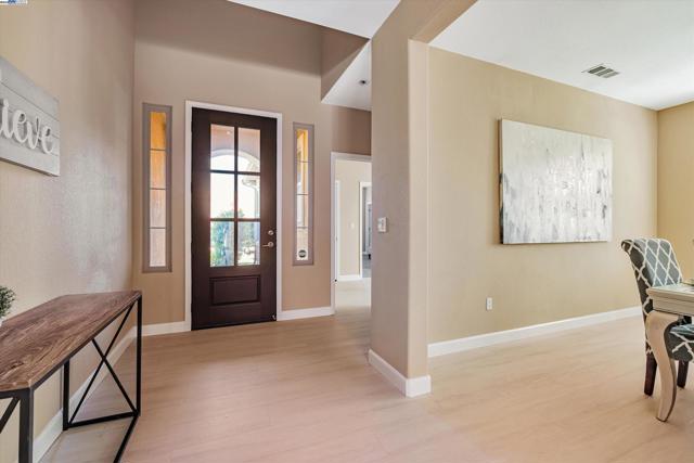 3602 Levanto Way, Manteca CA: https://media.crmls.org/mediaz/6940bd36-bc95-48e1-ba5f-d76861cfcb9e.jpg