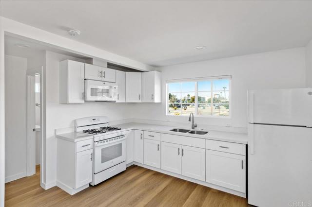 Detail Gallery Image 4 of 31 For 406 Cleveland St #200,  Oceanside,  CA 92054 - 1 Beds | 1 Baths