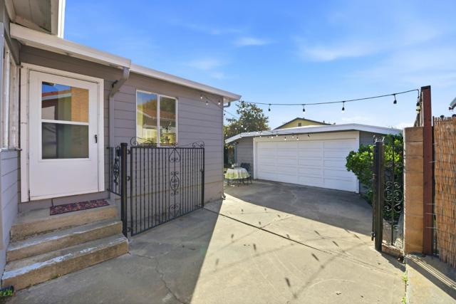 33557 3rd Street, Union City CA: https://media.crmls.org/mediaz/694147ba-6fd0-4c78-ad6a-4d209128cd58.jpg