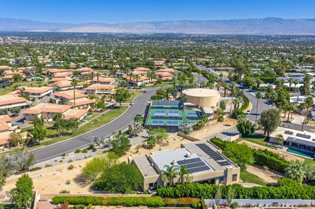 47200 Desert Lily Drive, Palm Desert, CA 92260