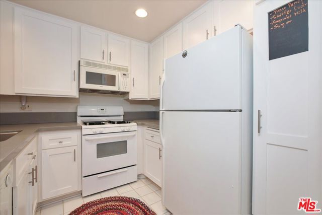 8675 Falmouth Avenue, Playa del Rey CA: https://media.crmls.org/mediaz/6941948e-ec1f-4b07-972d-03e0714b4095.jpg