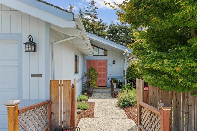 224 Pilkington Avenue, Santa Cruz CA: https://media.crmls.org/mediaz/6941e683-ff7b-4849-9298-23895738dc83.jpg