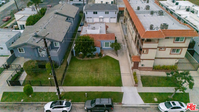 811 E Nutwood Street, Inglewood CA: https://media.crmls.org/mediaz/6941f42e-5311-4a9b-bc88-6fb625ed8130.jpg
