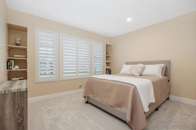 3975 San Gregorio Way, San Diego CA: https://media.crmls.org/mediaz/69425227-8d6f-4f14-8f21-d4772bcd3c57.jpg