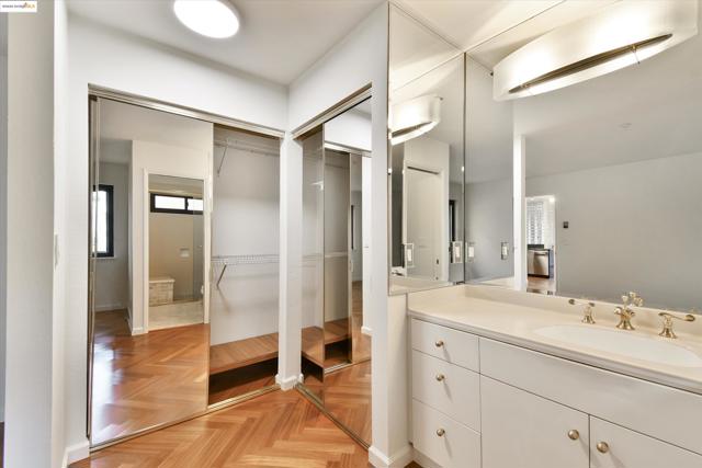 805 Red Leaf Court, San Francisco CA: https://media.crmls.org/mediaz/6942fd7b-7ccb-47a6-8f44-2cabc5ca0440.jpg