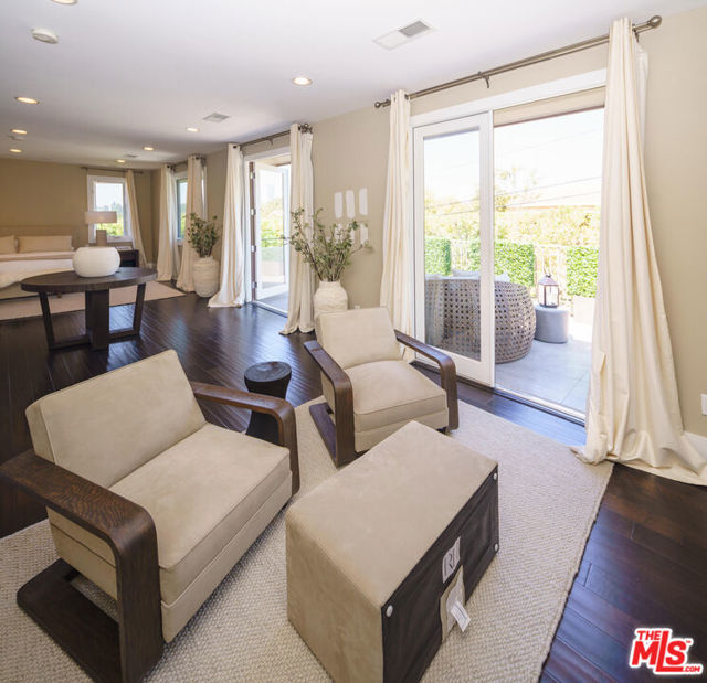9515 Kirkside Road, Los Angeles CA: https://media.crmls.org/mediaz/694316a6-75da-4fc4-b560-425a3589c1b9.jpg