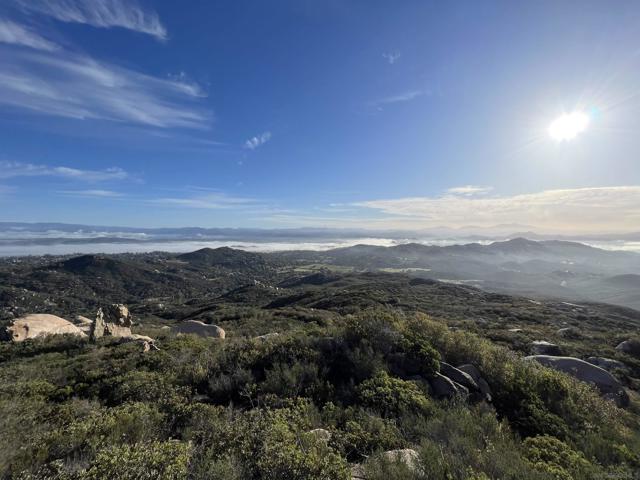 17441 Dos Picos Park Road, Ramona CA: https://media.crmls.org/mediaz/6943400d-155d-48f0-b67a-7957eff96774.jpg