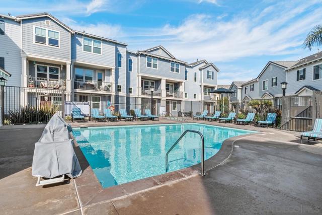 513 Sanderling, Imperial Beach CA: https://media.crmls.org/mediaz/69436e70-2d8c-40a5-a019-472609e8b27a.jpg