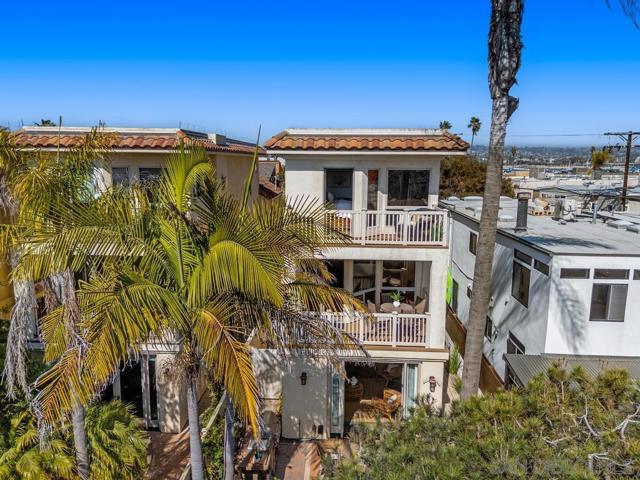 814 Kingston Ct, San Diego CA: https://media.crmls.org/mediaz/694379bd-440e-41ea-b783-bcb95dbe1d59.jpg