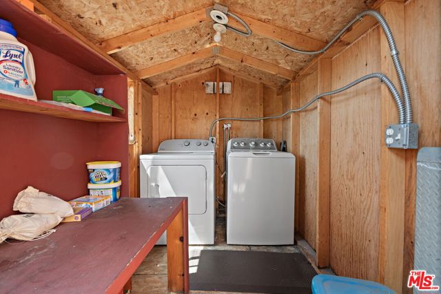 1338 19th Street, Santa Monica CA: https://media.crmls.org/mediaz/69438d66-a463-4b1d-a57c-a8411519f575.jpg