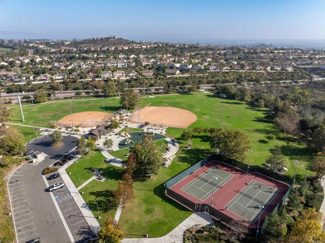 Detail Gallery Image 25 of 26 For 1247 Bellingham Dr, Oceanside,  CA 92057 - 4 Beds | 3 Baths