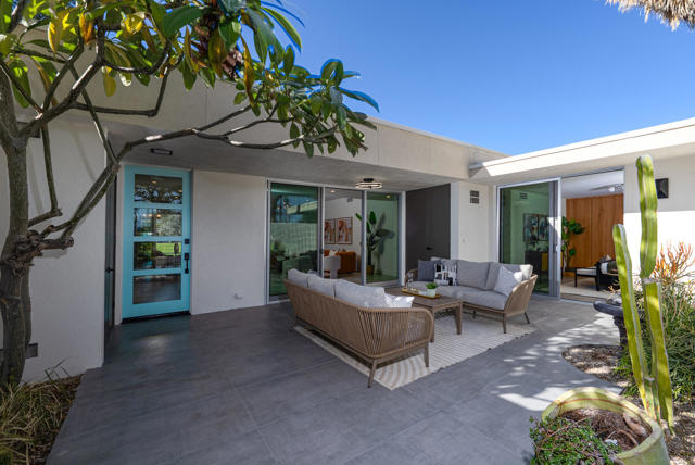 80 Lakeview Drive, Palm Springs CA: https://media.crmls.org/mediaz/6946abe6-701a-4fa2-b48f-99aeced0953b.jpg