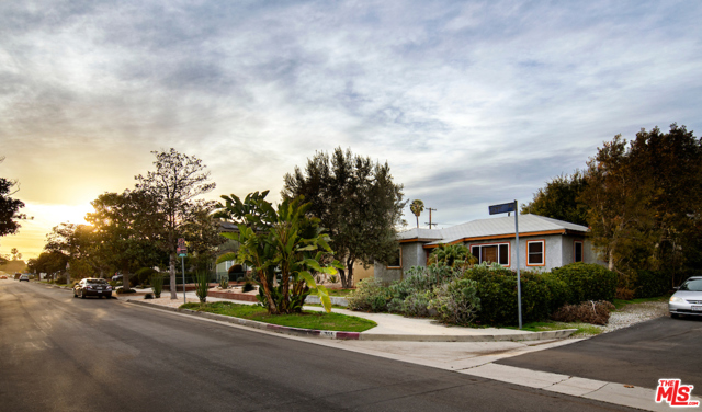 865 Flower Avenue Venice, California This Venice Bungalow is located on the corner of Flower Ave and Frederick St, a fantastic location minutes away from the locally loved Rose Avenue. Make this home your own with some aesthetic renovations & TLC or treat it as a re-development. This oversized, corner lot suggests a building opportunity on par with the adjacent corner property (901 Flower Ave). Its generous, lush yard is ideal for outdoor gatherings. In the rear of the property, the garage has been modified into a convenient flex space for guest or home office.