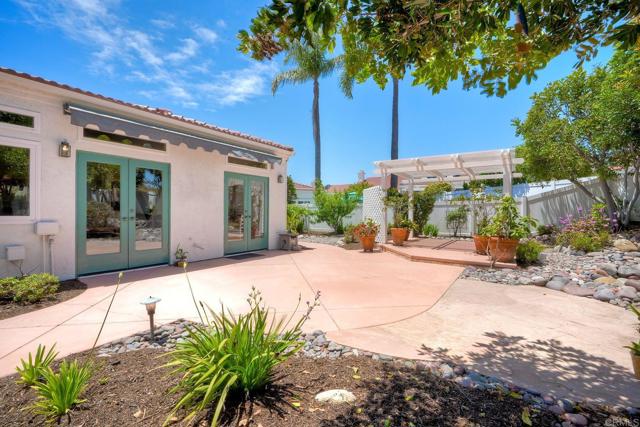 3376 Corsica Way, Oceanside CA: https://media.crmls.org/mediaz/694725c8-9e67-4bd3-a85d-f40e5b87ecb8.jpg