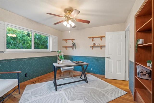 337 Roble Avenue, Redwood City CA: https://media.crmls.org/mediaz/69477a0e-b569-4235-b3ac-a4ee84e9b9b9.jpg