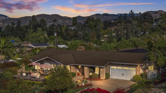 Detail Gallery Image 2 of 64 For 11921 1/2 Fuerte Dr, El Cajon,  CA 92020 - 4 Beds | 3 Baths