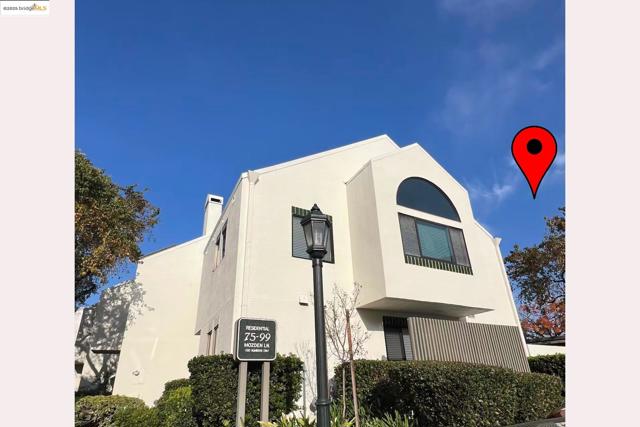 95 Mozden Ln, Pleasant Hill CA: https://media.crmls.org/mediaz/694952ba-dbb2-4c49-9da7-5daf83540f1a.jpg