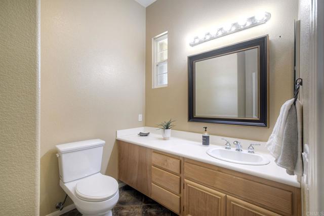Detail Gallery Image 20 of 30 For 1701 Hilo Dr, Vista,  CA 92081 - 3 Beds | 2/1 Baths