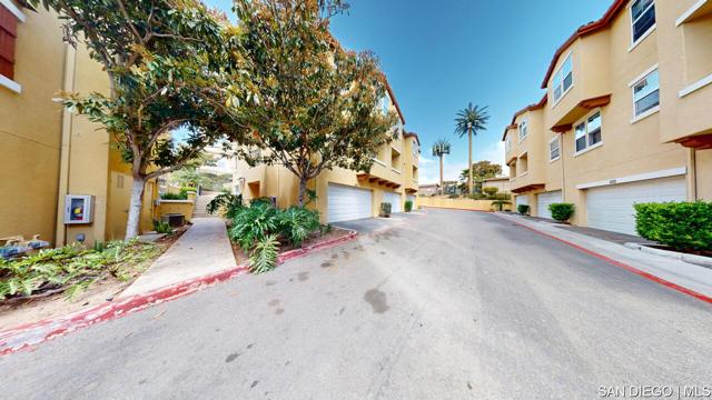 1866 E 12th ST, National City CA: https://media.crmls.org/mediaz/6949f287-450a-44c8-99fb-64ad8350d806.jpg