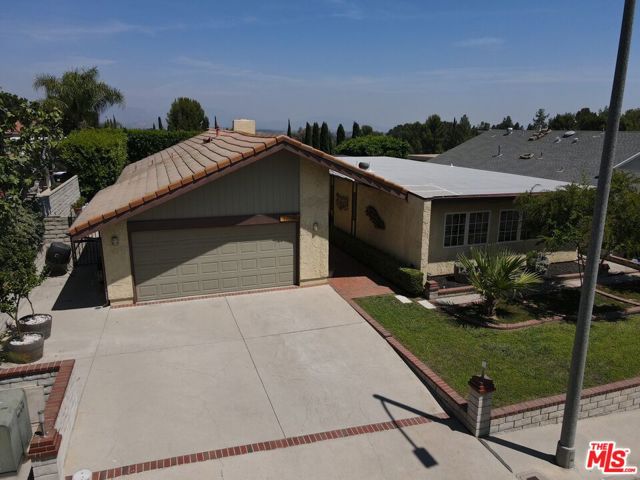 12818 Neon Way, Granada Hills CA: https://media.crmls.org/mediaz/694ac3a0-7206-4dbc-9401-d644078e945b.jpg