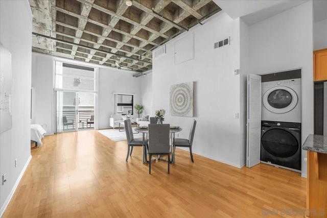 3211 5Th Ave, San Diego CA: https://media.crmls.org/mediaz/694b3efc-0059-41f0-a9f1-7a767cd7bb2d.jpg