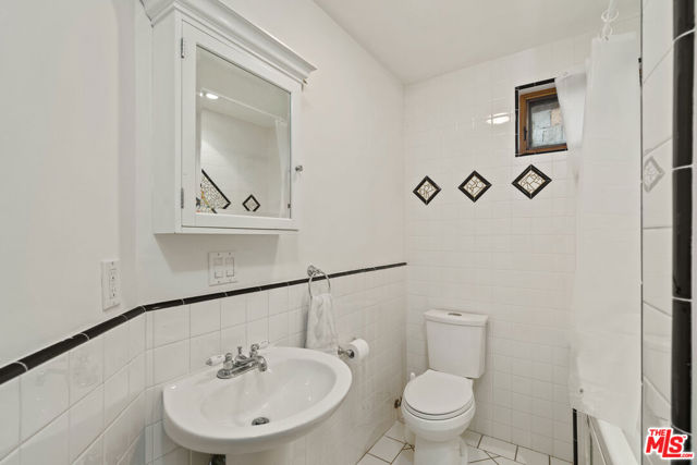 2026 Topanga Skyline Drive, Topanga CA: https://media.crmls.org/mediaz/694b5879-e9a2-4b5f-8662-fc75c4b23995.jpg