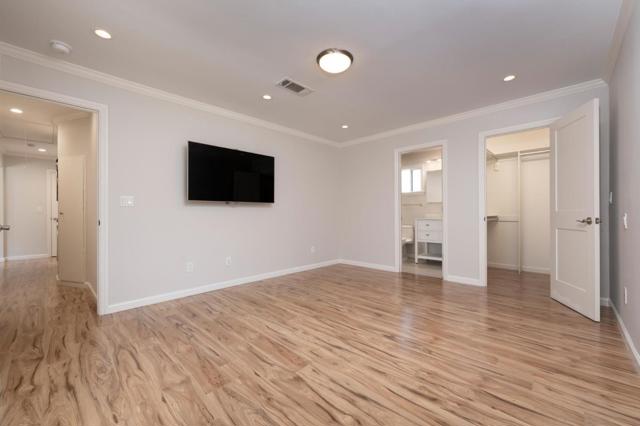 725 Laurel Avenue, Burlingame CA: https://media.crmls.org/mediaz/694bb06f-0ff6-48cd-acb7-dd5c0237a18f.jpg