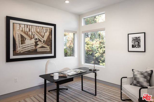 10572 Putney Road, Los Angeles CA: https://media.crmls.org/mediaz/694bbb73-2ee7-4e0e-9d92-187af7060f69.jpg