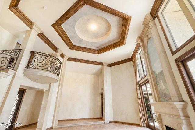 8445 Roseland Avenue, Moorpark CA: https://media.crmls.org/mediaz/694bf074-0b50-420d-b82f-660bc766acd1.jpg