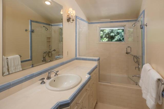 343 Lloyden Park Lane, Atherton CA: https://media.crmls.org/mediaz/694c197a-fff0-45be-8557-f6b01ba4cd63.jpg