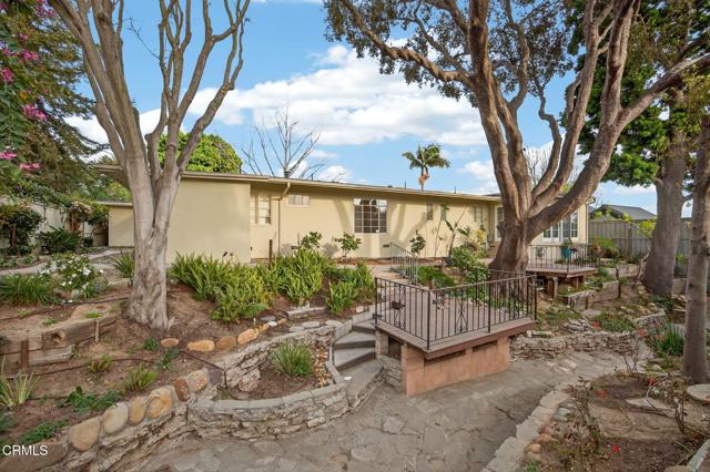 281 Glen Ellen Drive, Ventura CA: https://media.crmls.org/mediaz/694d1ac4-d11a-44b0-966a-ff2da4113e94.jpg