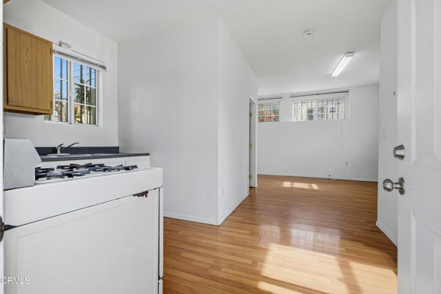 Detail Gallery Image 29 of 42 For 1032 S Westlake Ave, Los Angeles,  CA 90006 - – Beds | – Baths