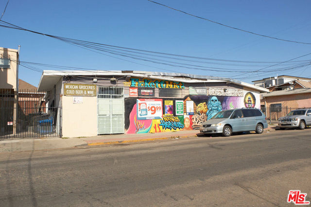701 N Fickett Street, Los Angeles CA: https://media.crmls.org/mediaz/694d7e81-fecc-47b1-9139-9827ae188ce5.jpg