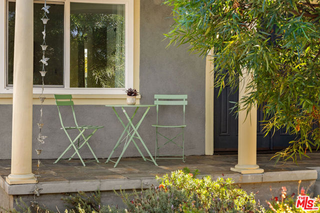 5748 7th Avenue, Los Angeles CA: https://media.crmls.org/mediaz/694e1db1-604b-471c-a628-1c0492a9ea51.jpg