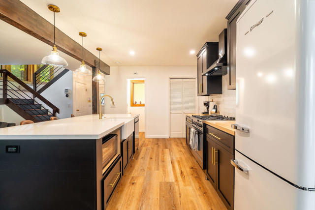 24542 Fern Valley Road, Idyllwild CA: https://media.crmls.org/mediaz/694e45f8-4e07-48b1-9b6e-2e9437c53626.jpg