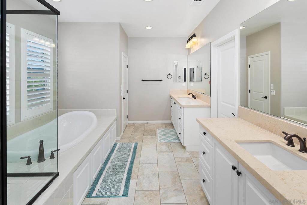 MLS #250042618SD image #24