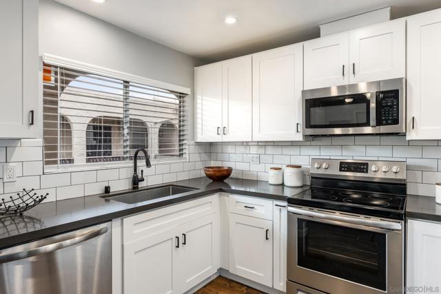 2727 Morena Blvd, San Diego CA: https://media.crmls.org/mediaz/694e872f-053f-453d-bcc2-c075e43d0424.jpg