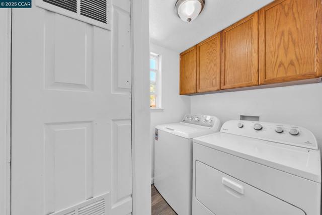 18127 Madison Ave, Castro Valley CA: https://media.crmls.org/mediaz/694f1177-4b56-4ea0-905b-7a23cfbee930.jpg
