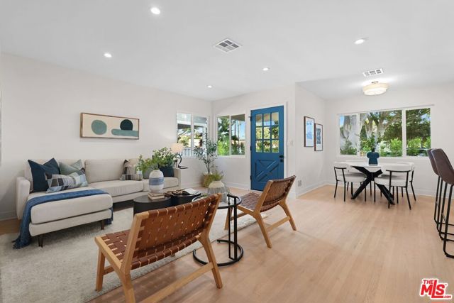 4113 Lincoln Avenue, Culver City CA: https://media.crmls.org/mediaz/694f15c0-7e27-4a4c-b256-7f5486163b8c.jpg