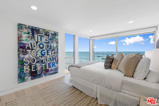 24928 Malibu Road, Malibu CA: https://media.crmls.org/mediaz/694f8ec4-af78-4802-8fdc-ccc1f32d8eb9.jpg