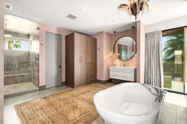 427 N Avenida Caballeros, Palm Springs CA: https://media.crmls.org/mediaz/694fbda6-28eb-4628-b7e7-157132d4d7b0.jpg