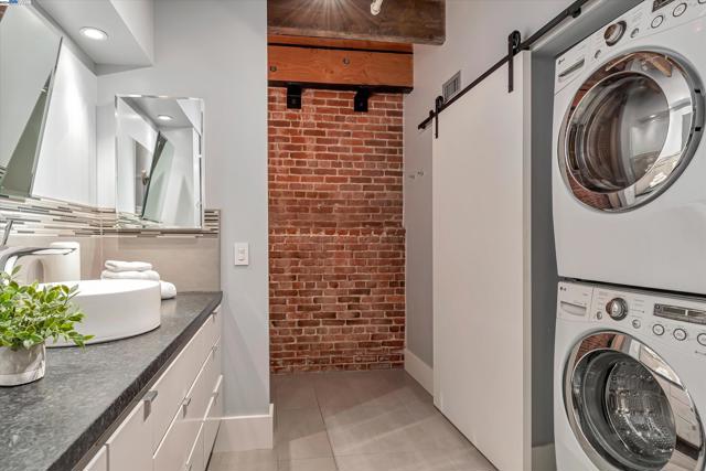 Image 24 of 29 For 650 Delancey St 103