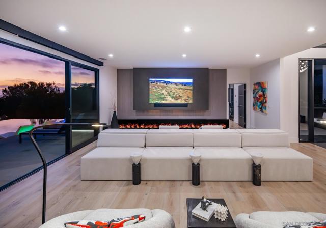 3240 Piragua St, Carlsbad CA: https://media.crmls.org/mediaz/69504422-be5c-45ae-be0b-819009e6b506.jpg