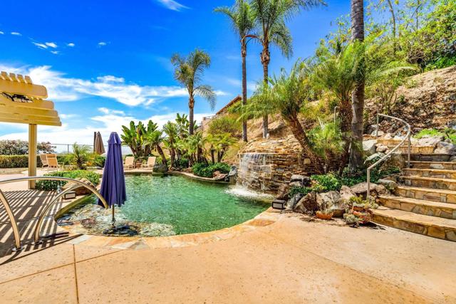 Image 5 of 39 For 7056 Del Cerro Boulevard