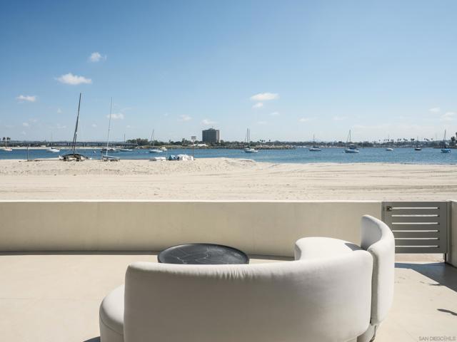 2841 Bayside Walk, San Diego CA: https://media.crmls.org/mediaz/69509753-f2bc-4483-a7f3-ad207fcc7121.jpg