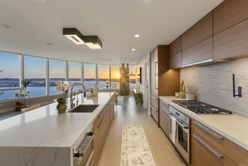 888 W E Street - photo 2