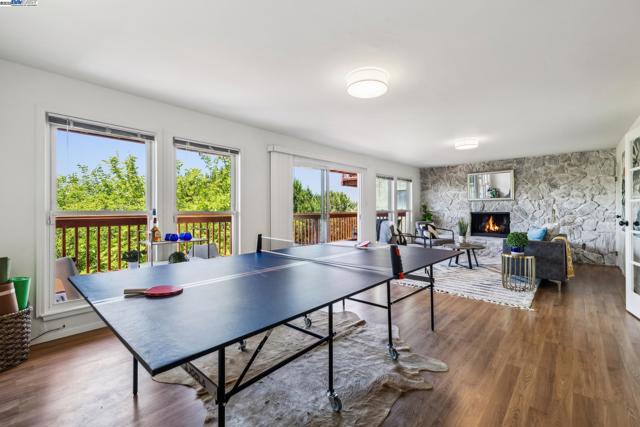 3014 BROADMOOR VIEW, Oakland CA: https://media.crmls.org/mediaz/695103df-0d87-4037-9cb5-4c6e25c4fdc0.jpg
